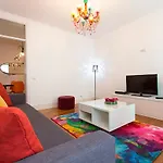 Santana Terrace By Homing
