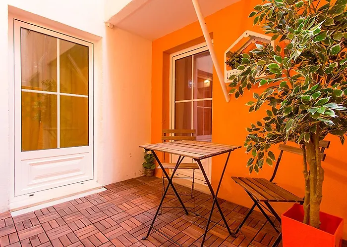 Santana Terrace By Homing